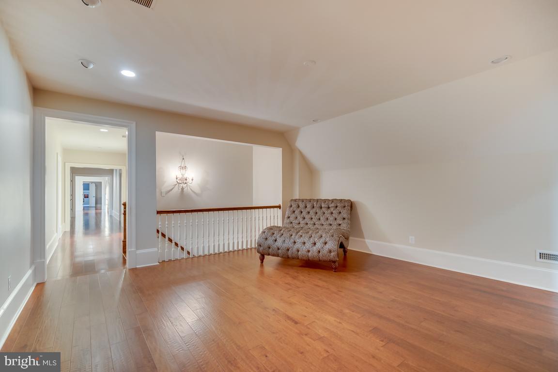 CREIGHTON FARMS - Residential