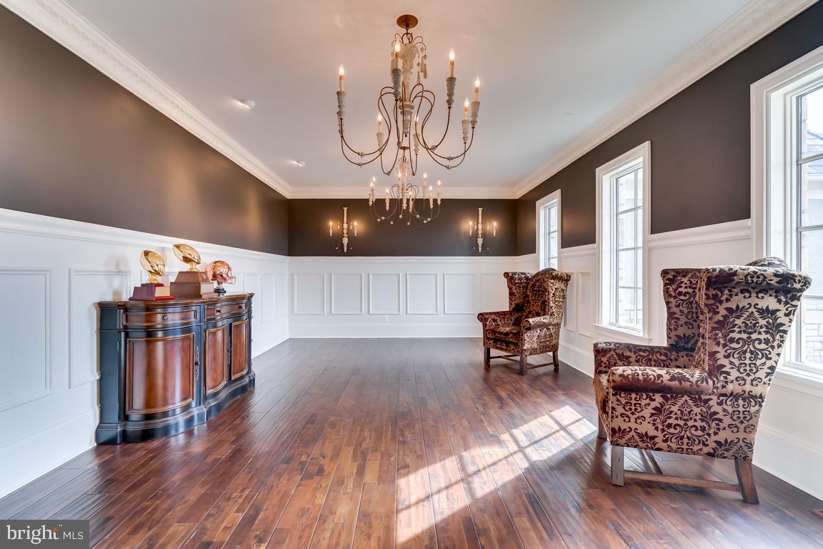 CREIGHTON FARMS - Residential