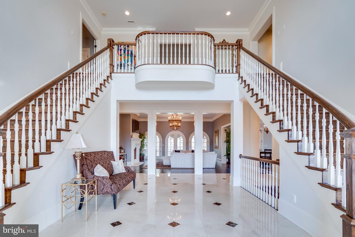 CREIGHTON FARMS - Residential