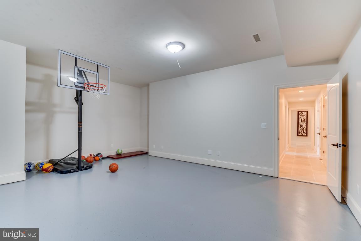 CREIGHTON FARMS - Residential