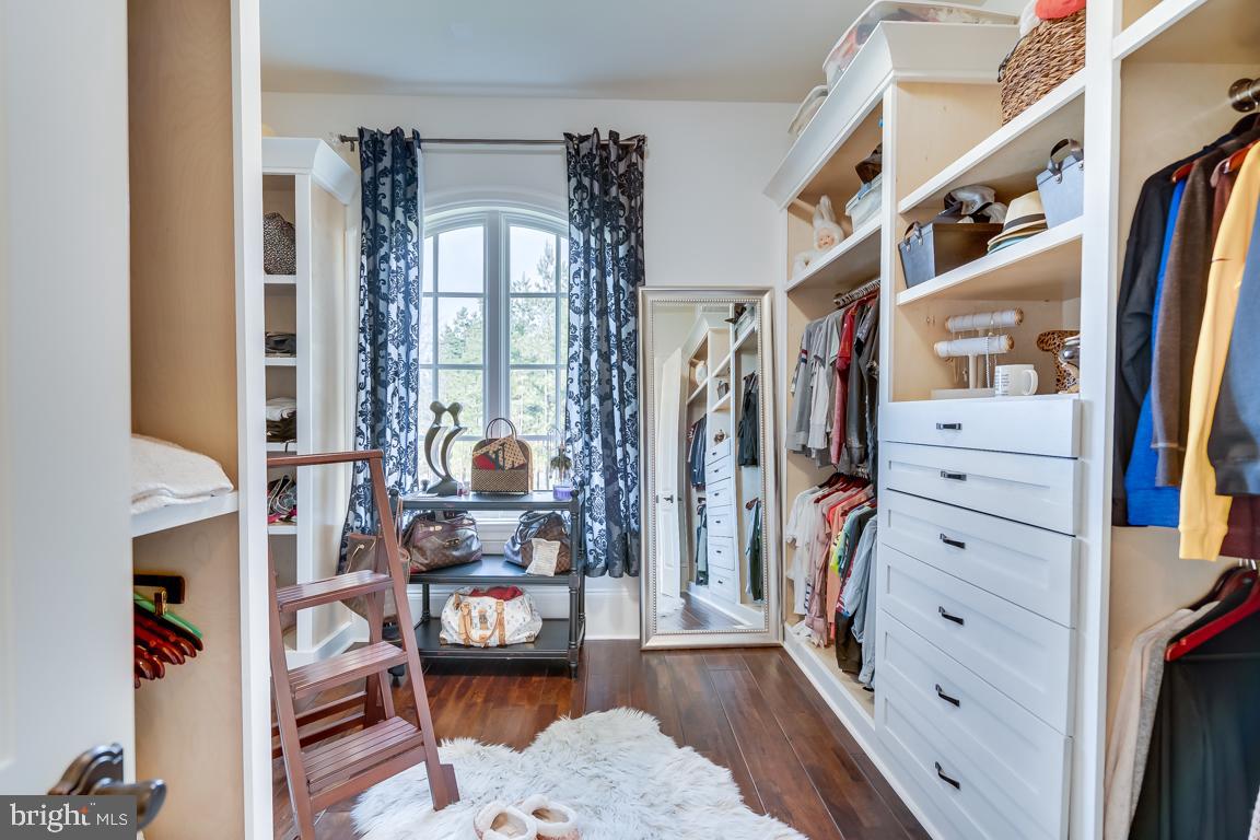 CREIGHTON FARMS - Residential