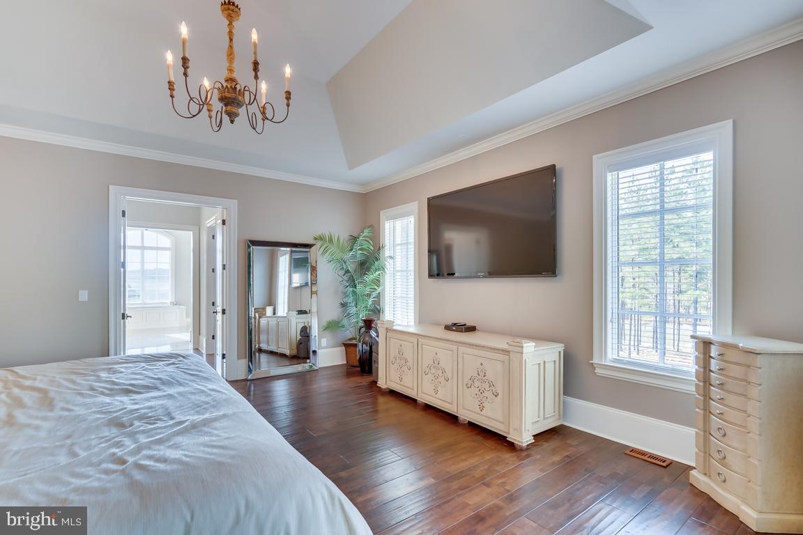 CREIGHTON FARMS - Residential