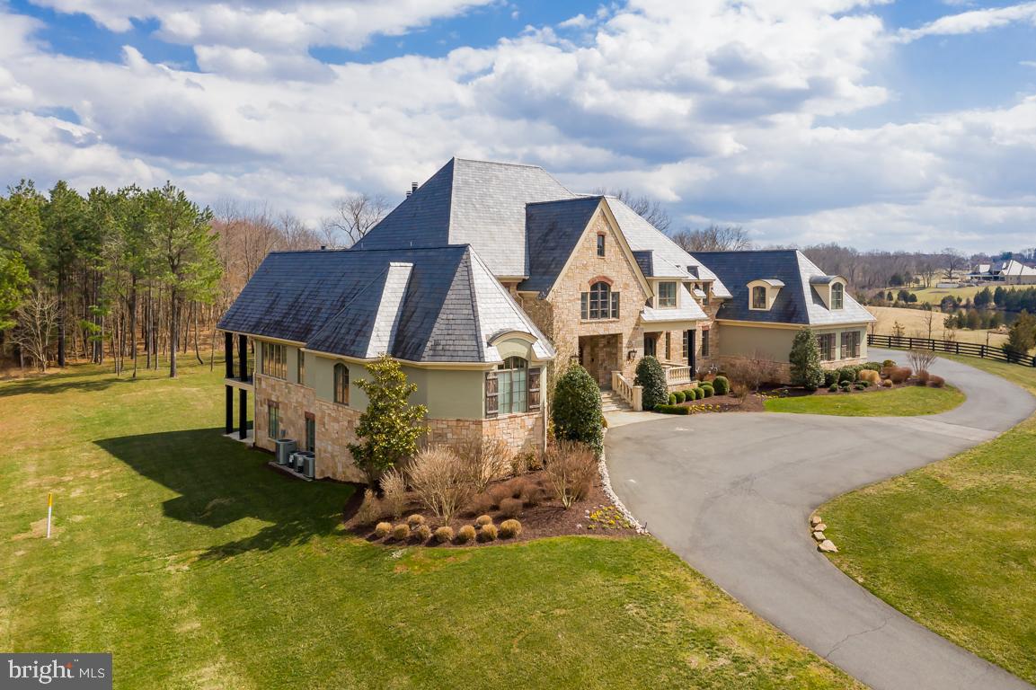 CREIGHTON FARMS - Residential