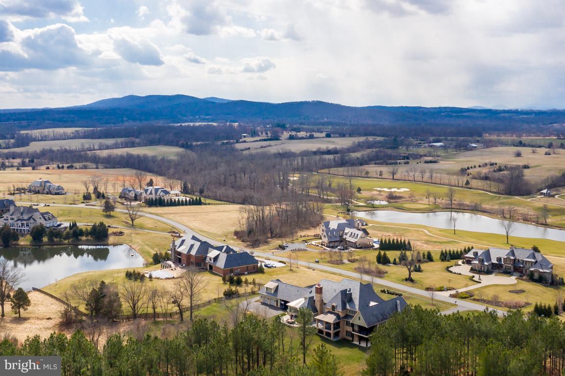 CREIGHTON FARMS - Residential