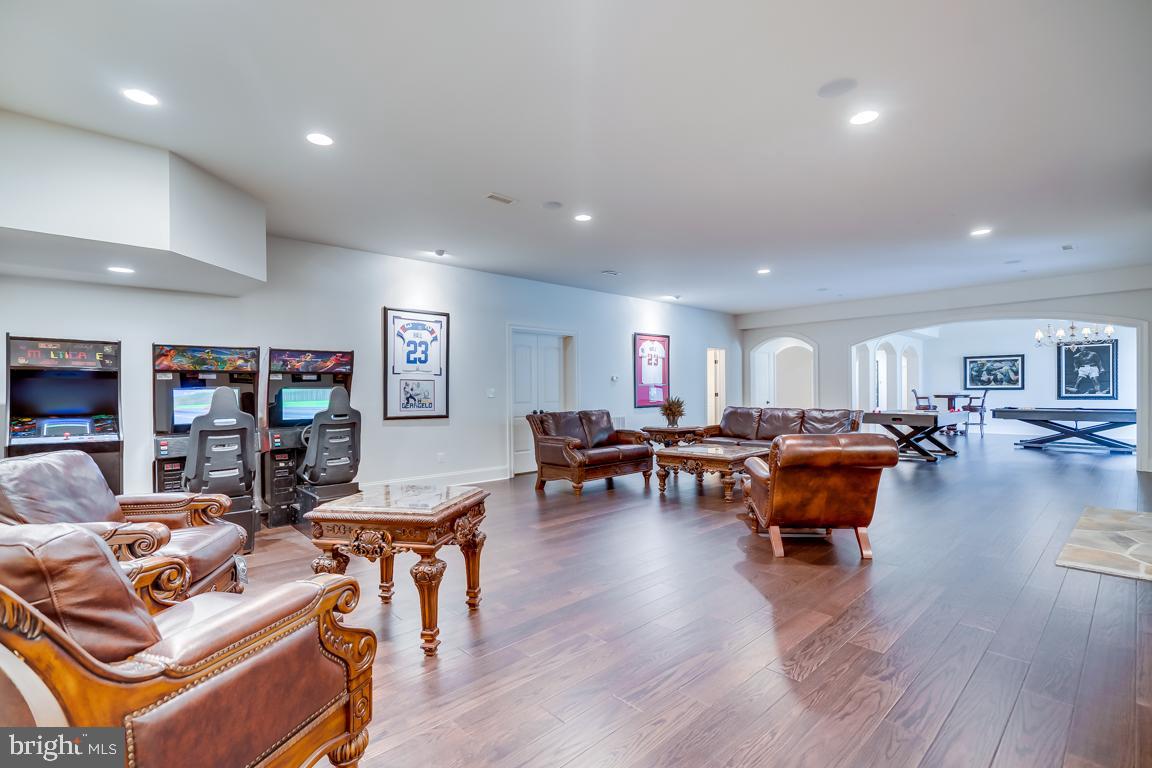 CREIGHTON FARMS - Residential