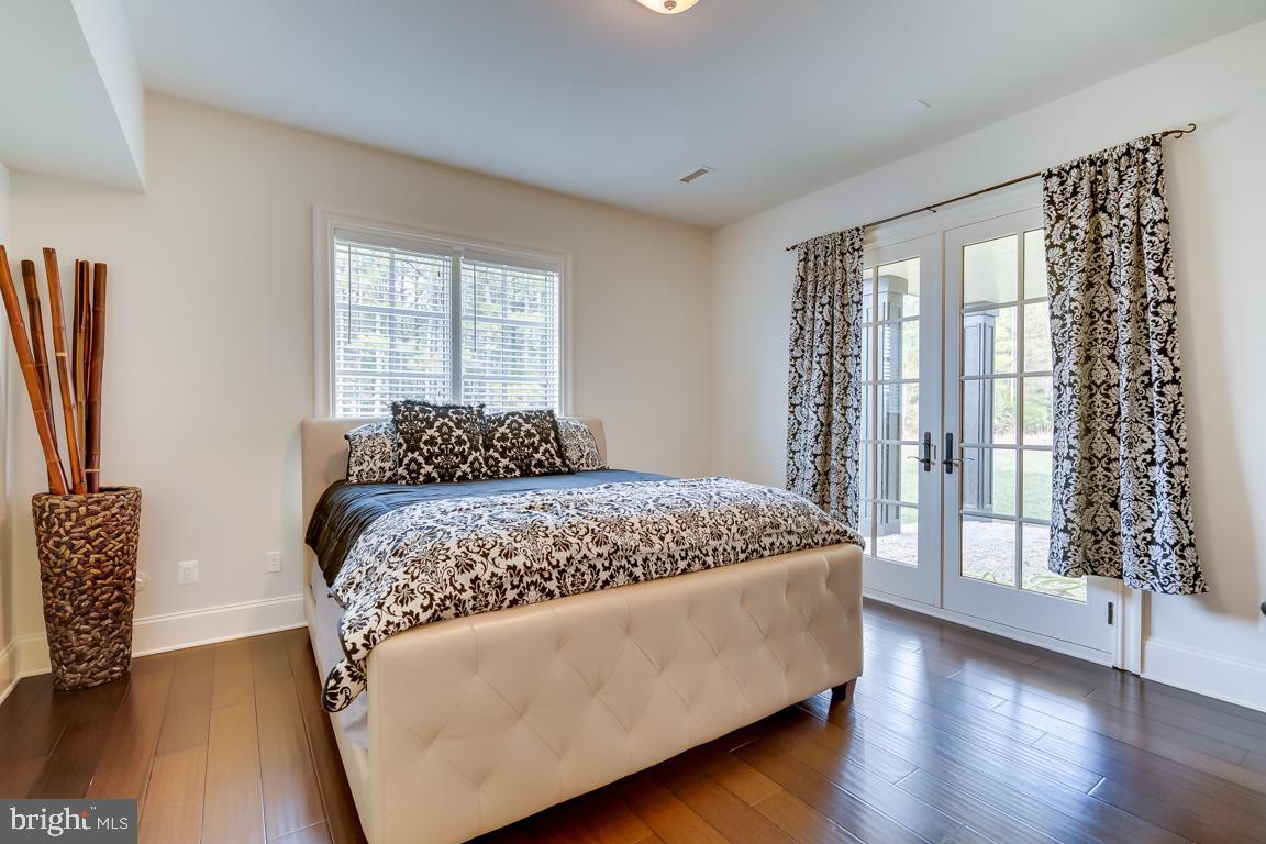 CREIGHTON FARMS - Residential