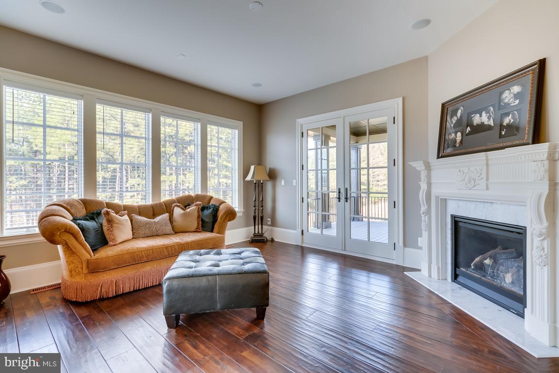 CREIGHTON FARMS - Residential