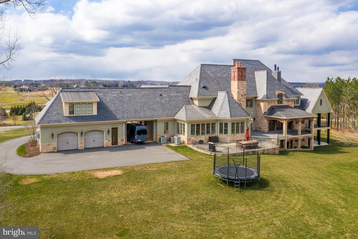 CREIGHTON FARMS - Residential