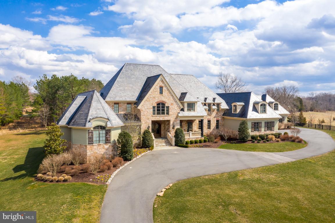 CREIGHTON FARMS - Residential