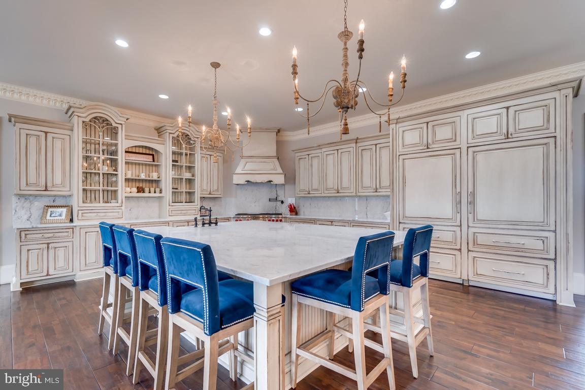 CREIGHTON FARMS - Residential