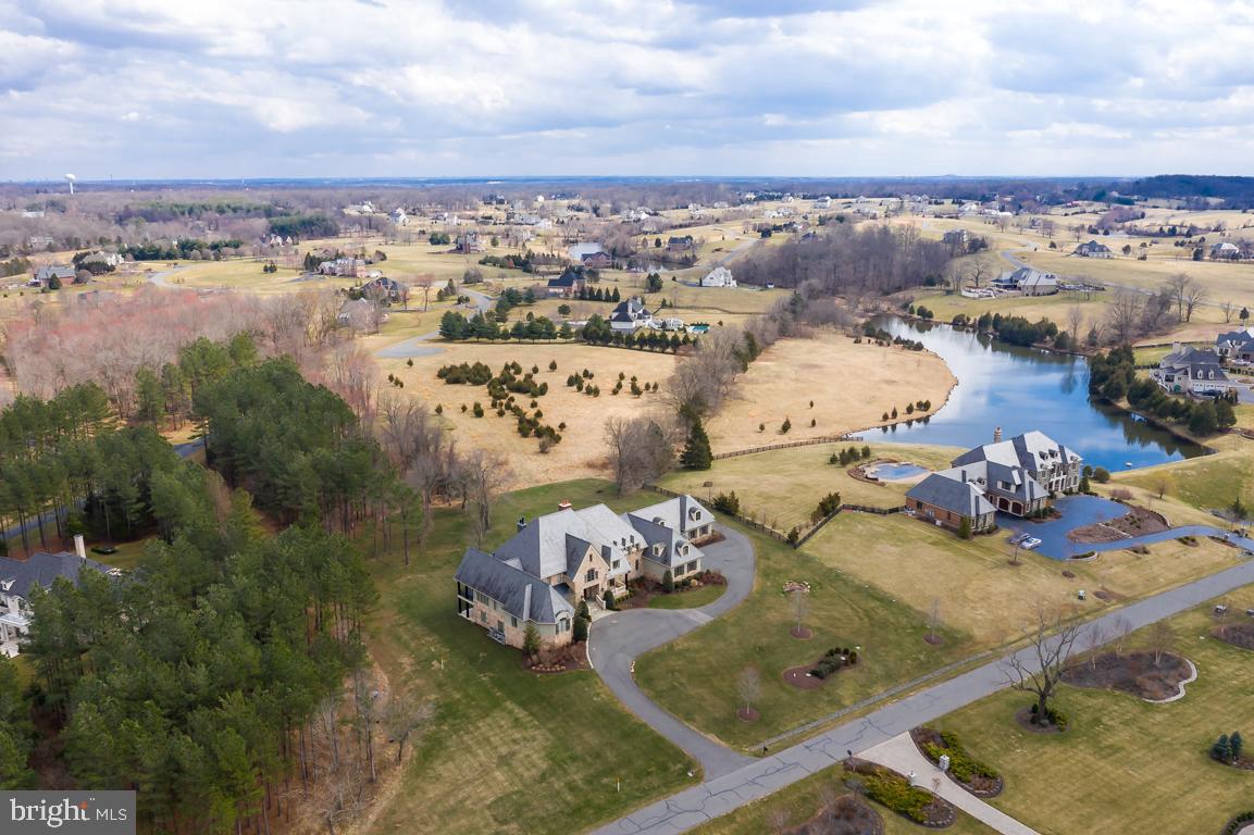 CREIGHTON FARMS - Residential