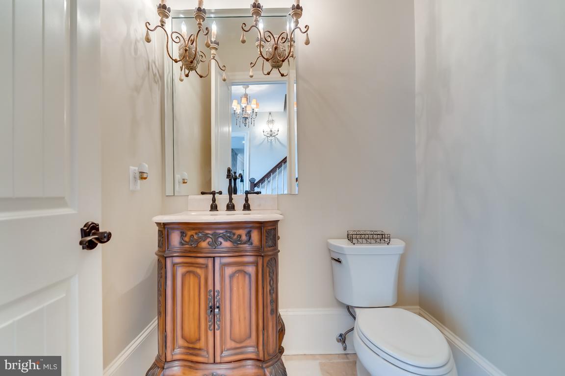 CREIGHTON FARMS - Residential