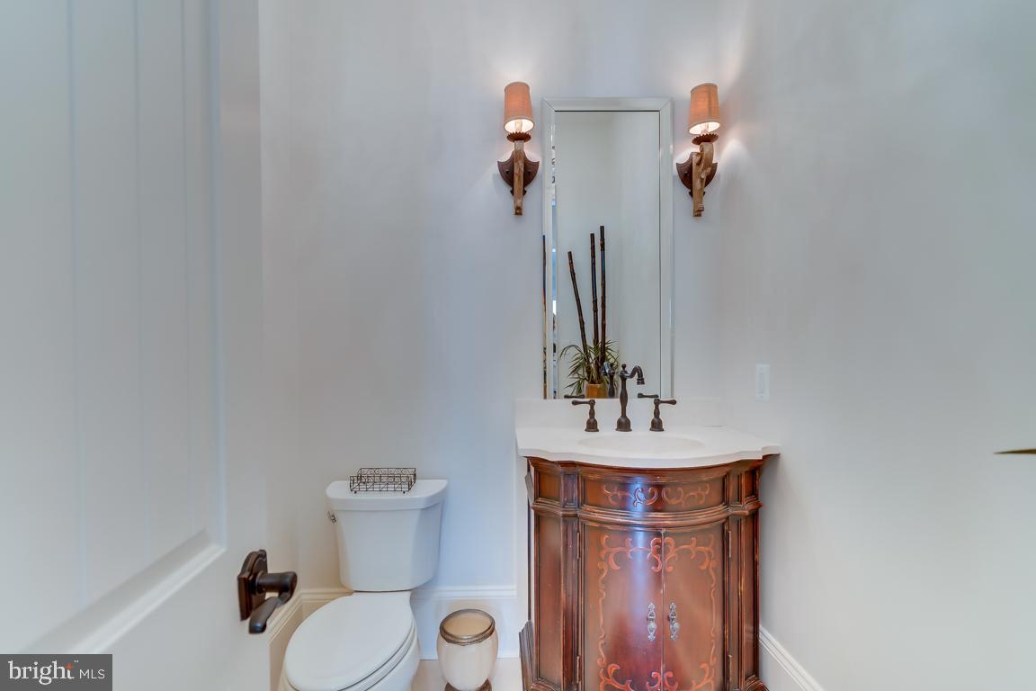 CREIGHTON FARMS - Residential