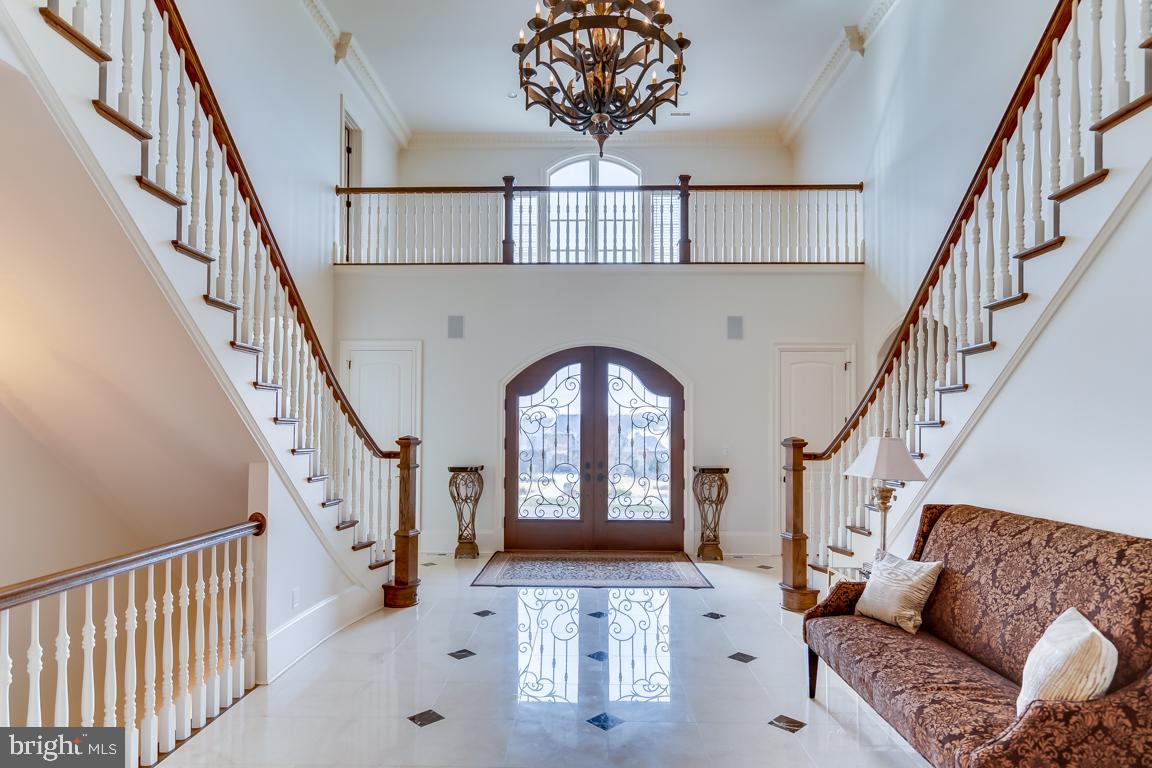 CREIGHTON FARMS - Residential