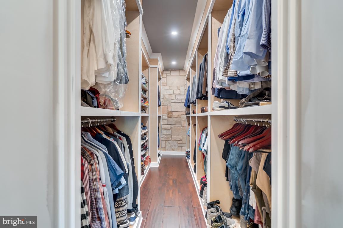 CREIGHTON FARMS - Residential