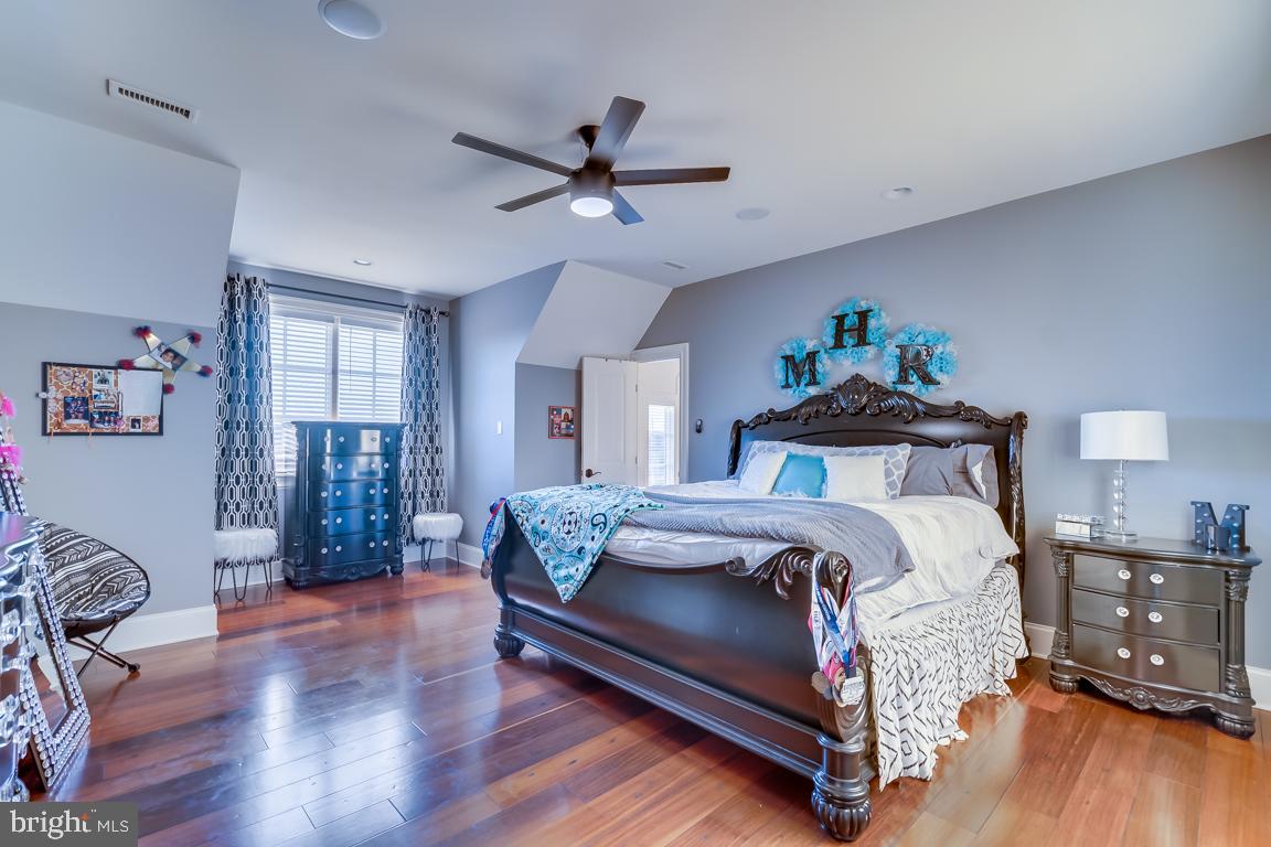 CREIGHTON FARMS - Residential