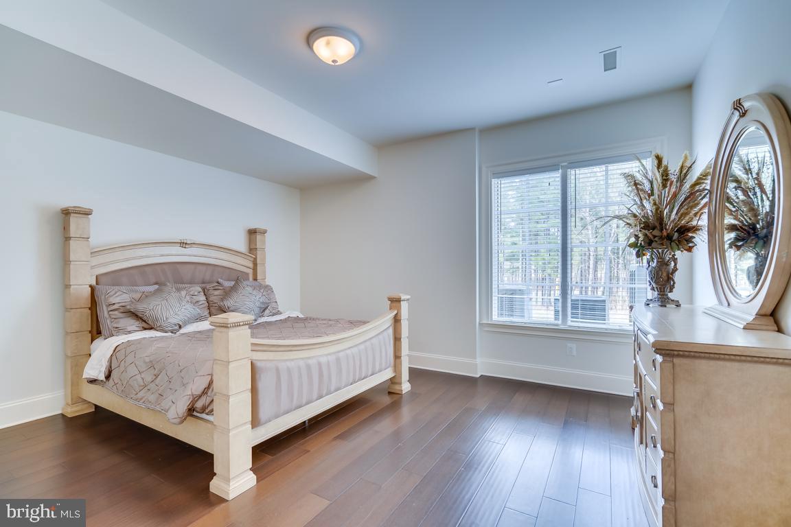 CREIGHTON FARMS - Residential