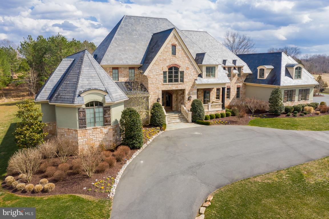 CREIGHTON FARMS - Residential