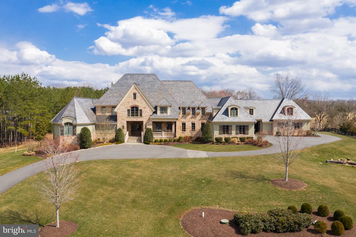 CREIGHTON FARMS - Residential