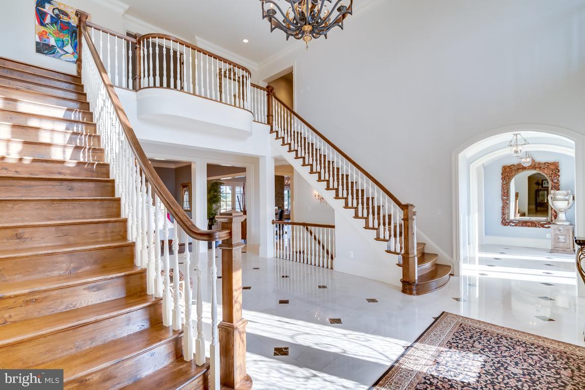 CREIGHTON FARMS - Residential