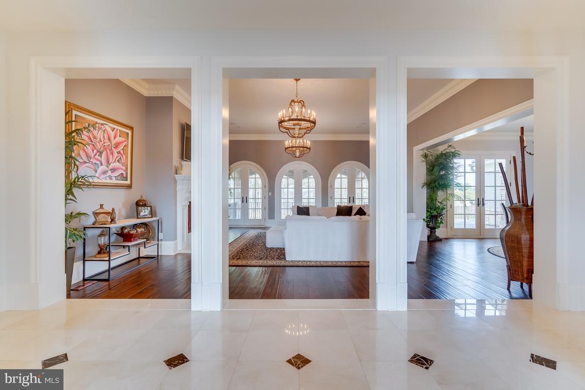 CREIGHTON FARMS - Residential