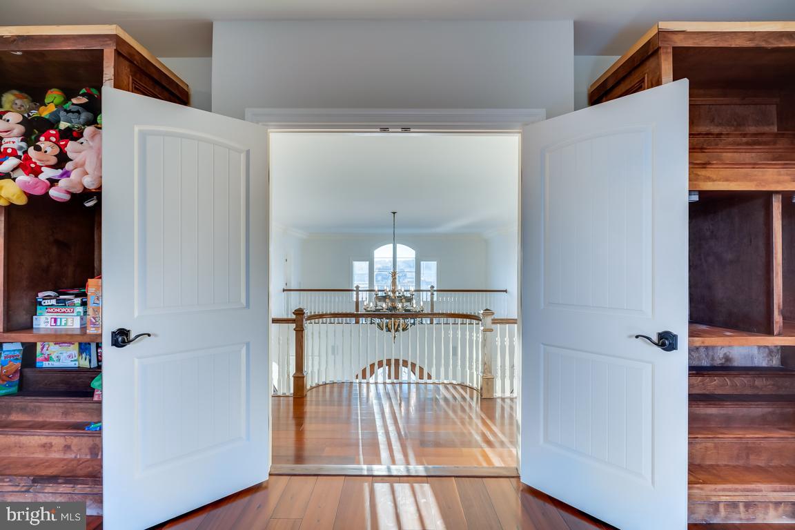 CREIGHTON FARMS - Residential