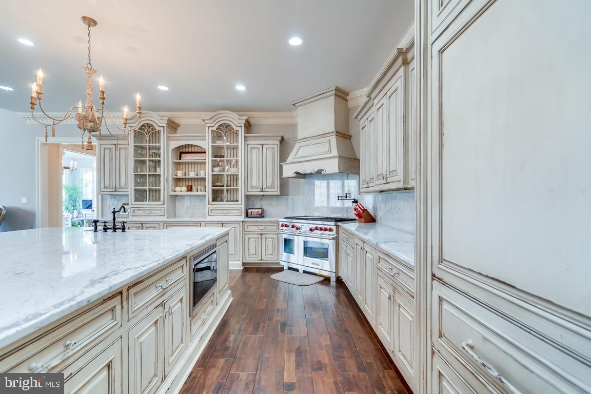 CREIGHTON FARMS - Residential