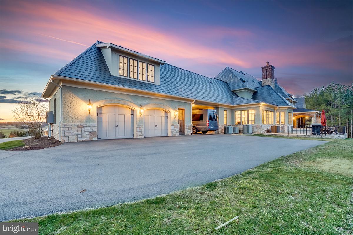 CREIGHTON FARMS - Residential