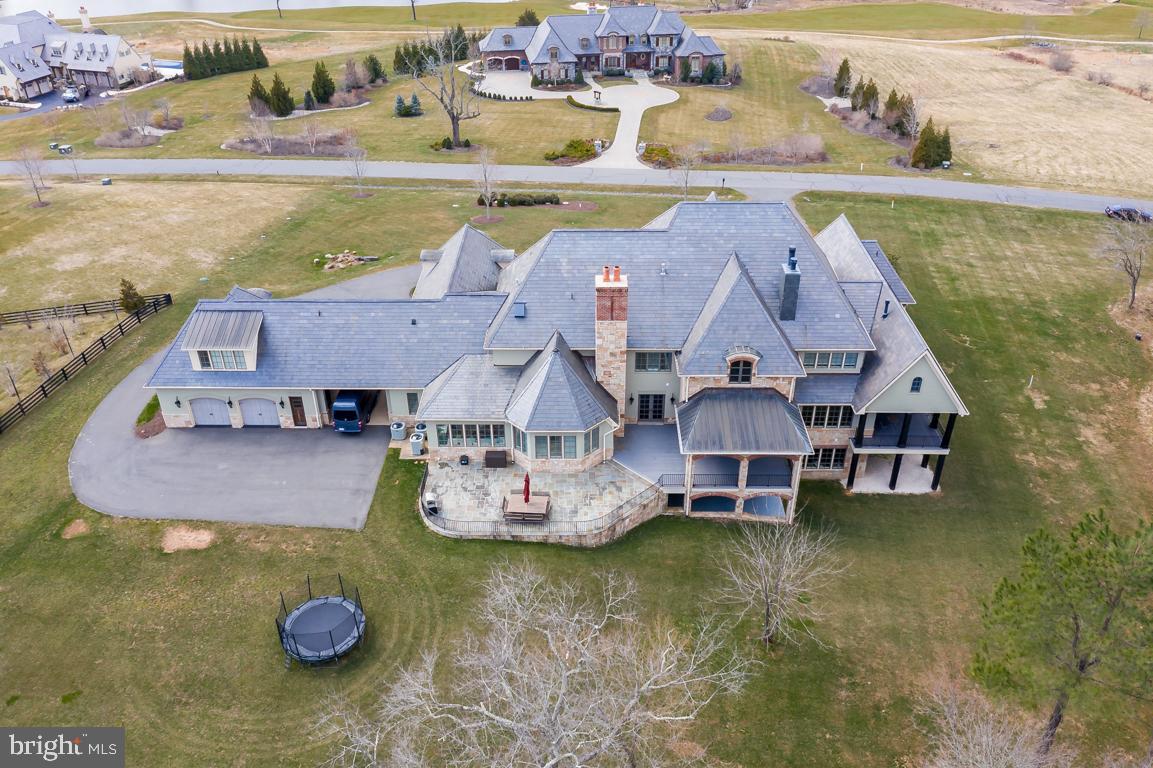 CREIGHTON FARMS - Residential