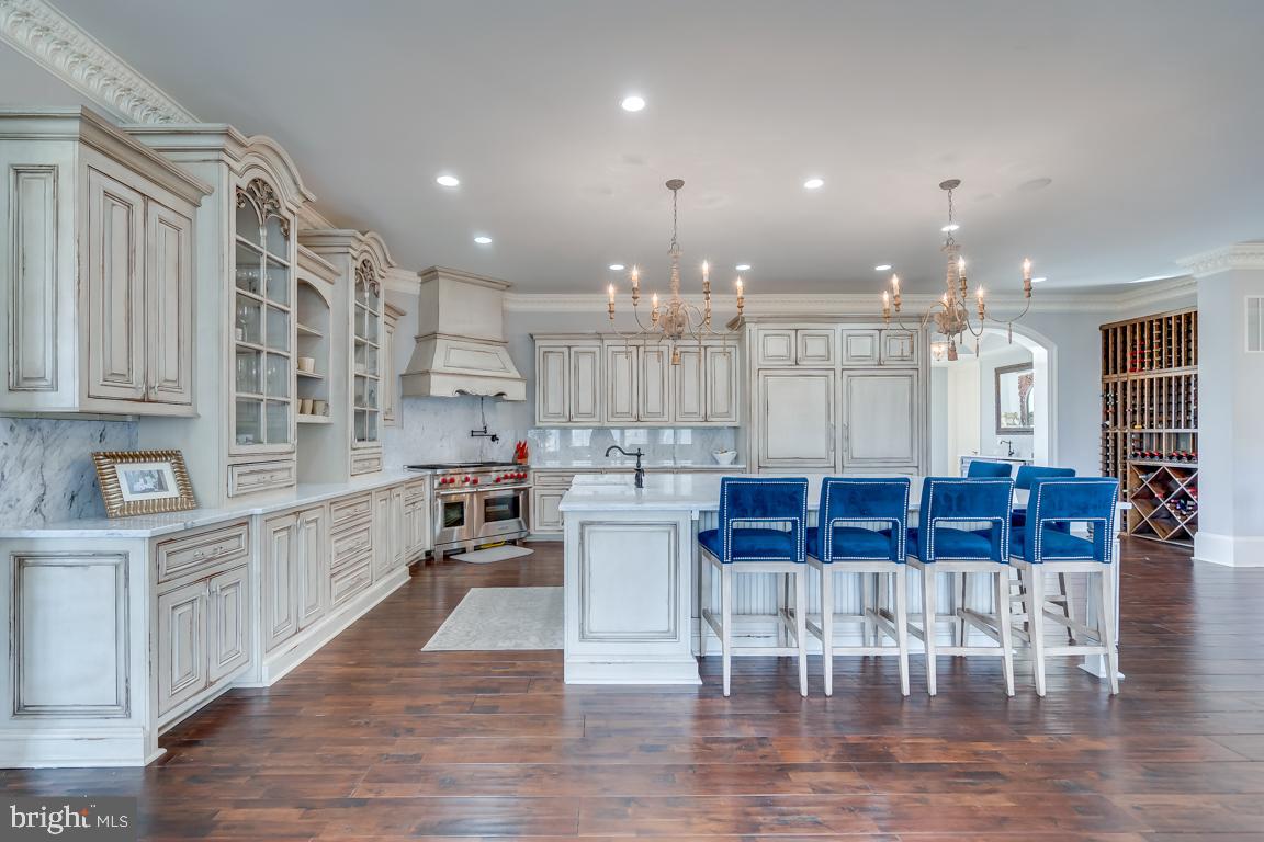 CREIGHTON FARMS - Residential