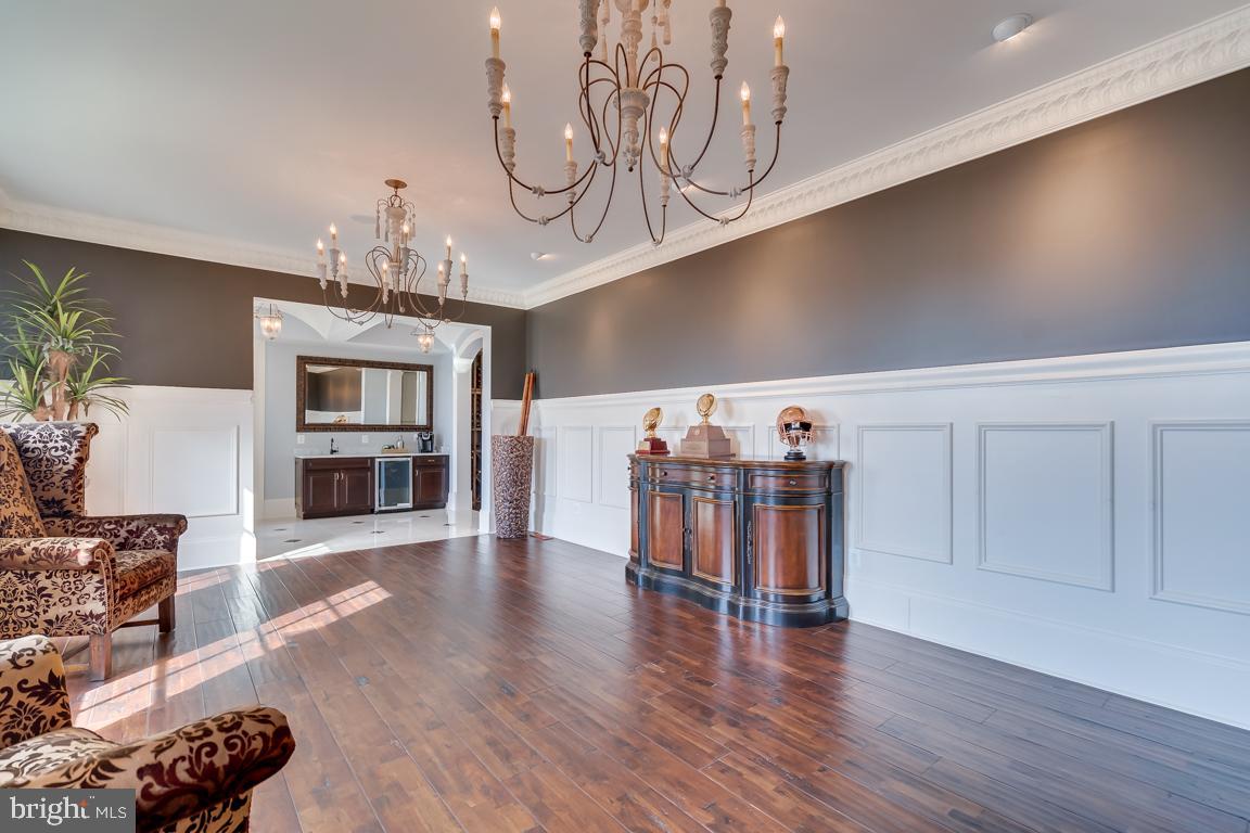 CREIGHTON FARMS - Residential