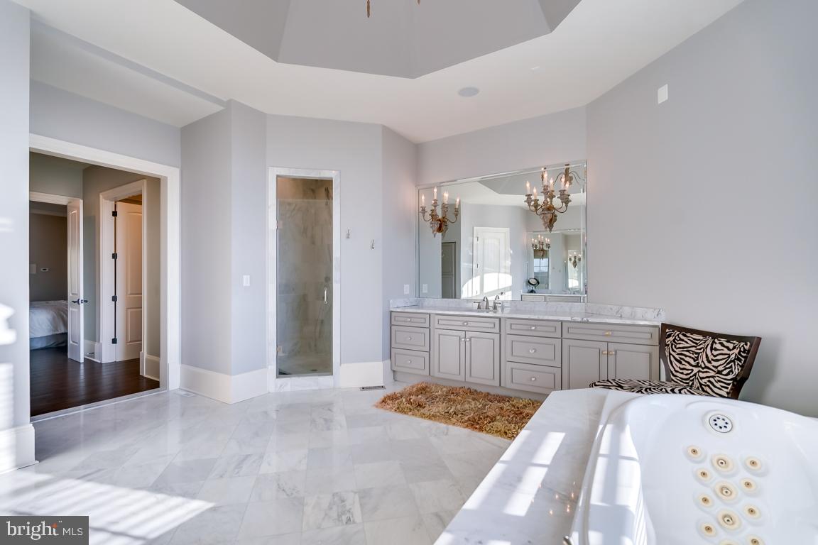 CREIGHTON FARMS - Residential