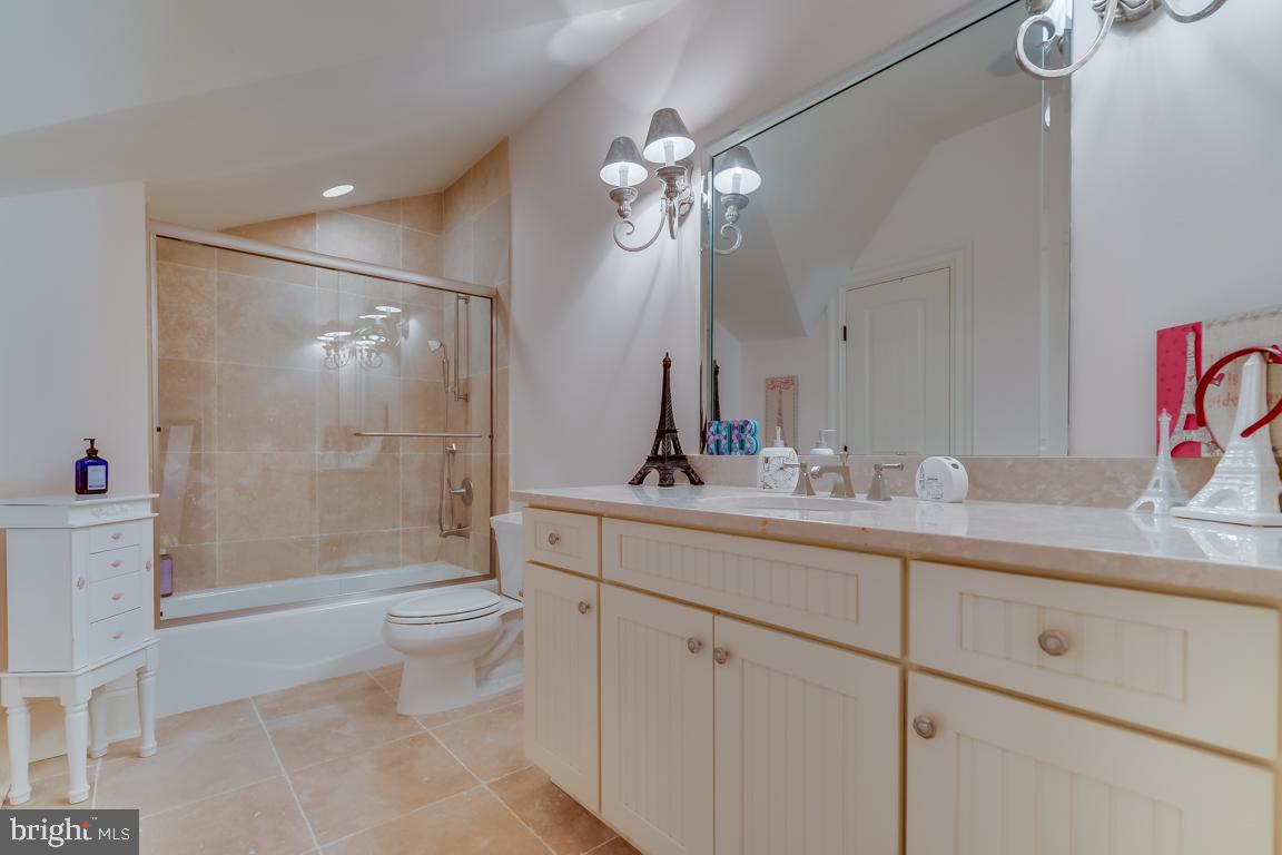 CREIGHTON FARMS - Residential