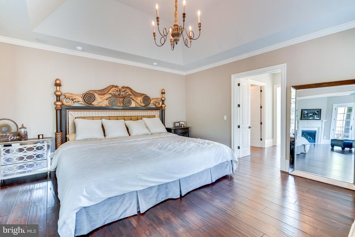 CREIGHTON FARMS - Residential