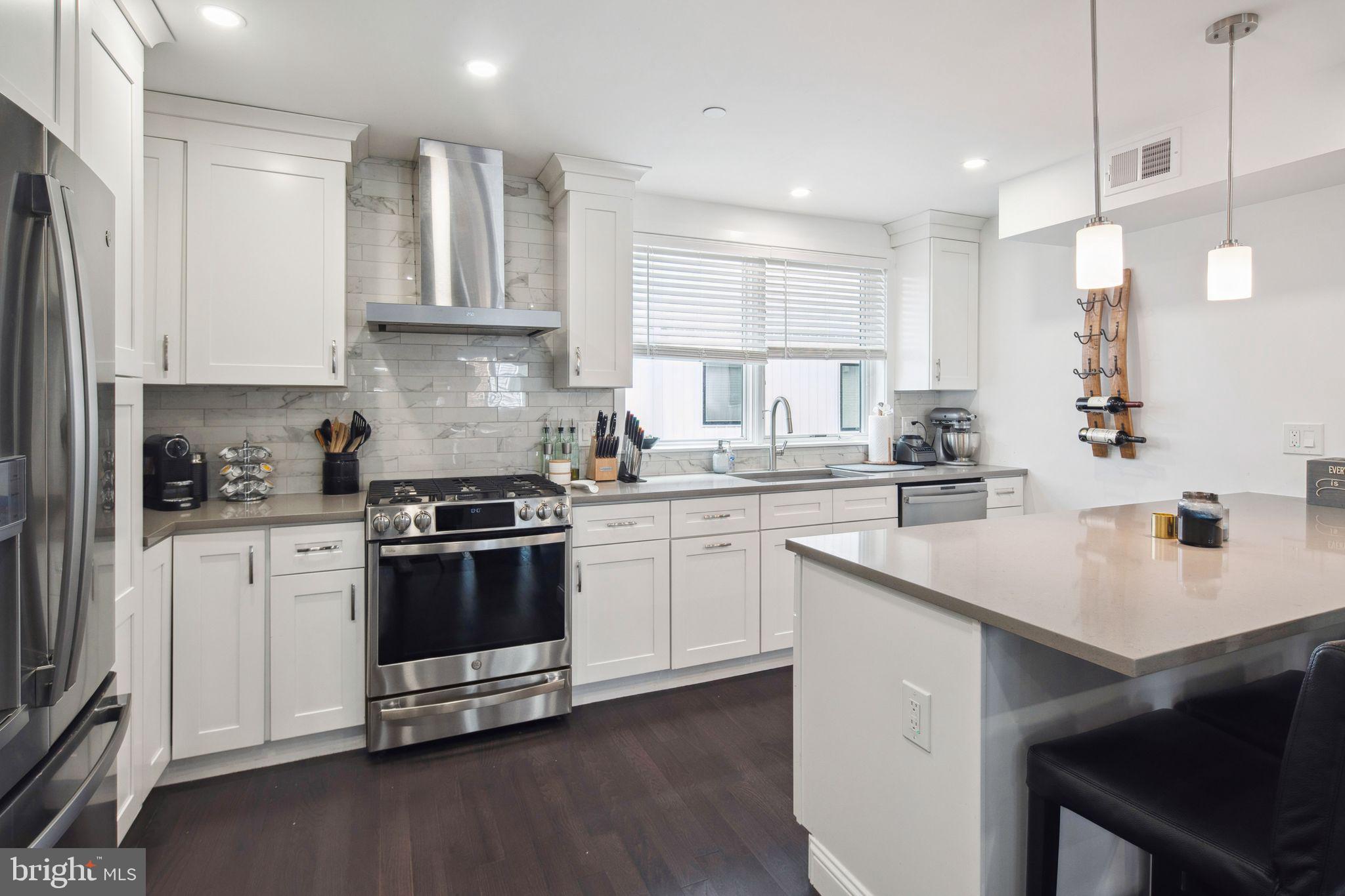 POINT BREEZE - Residential