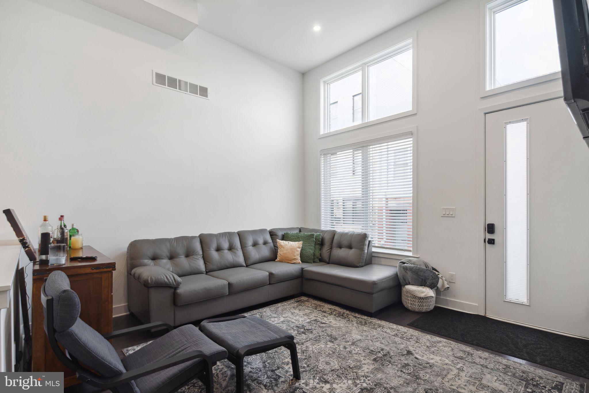 POINT BREEZE - Residential