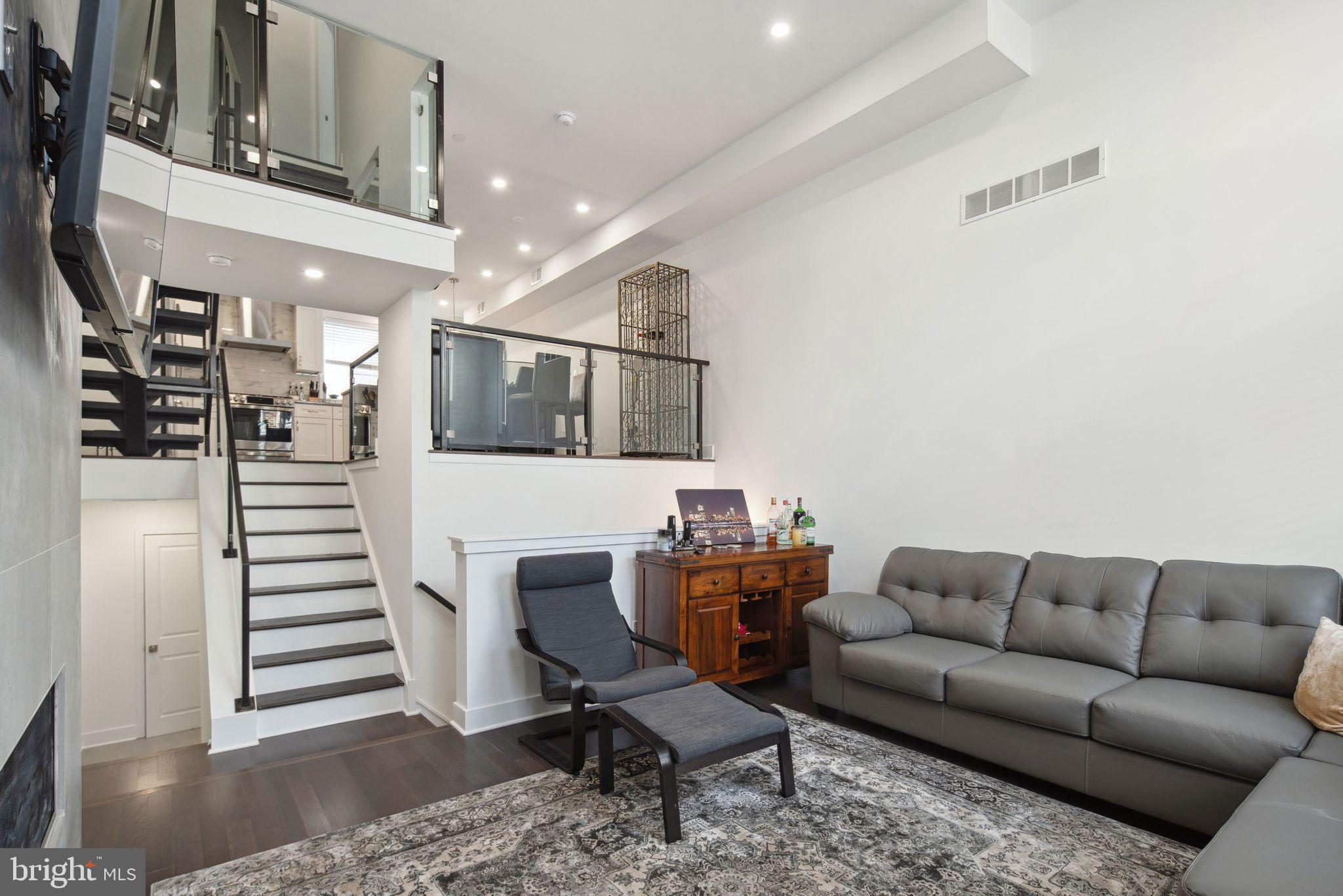 POINT BREEZE - Residential