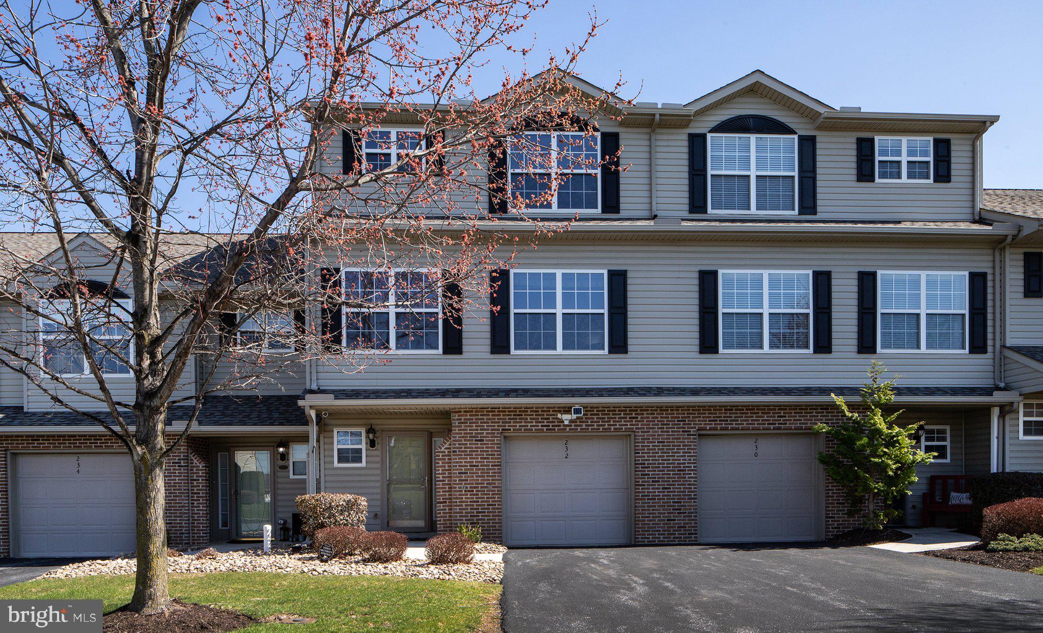 PINNACLE AT HERSHEY MEADOWS - Residential