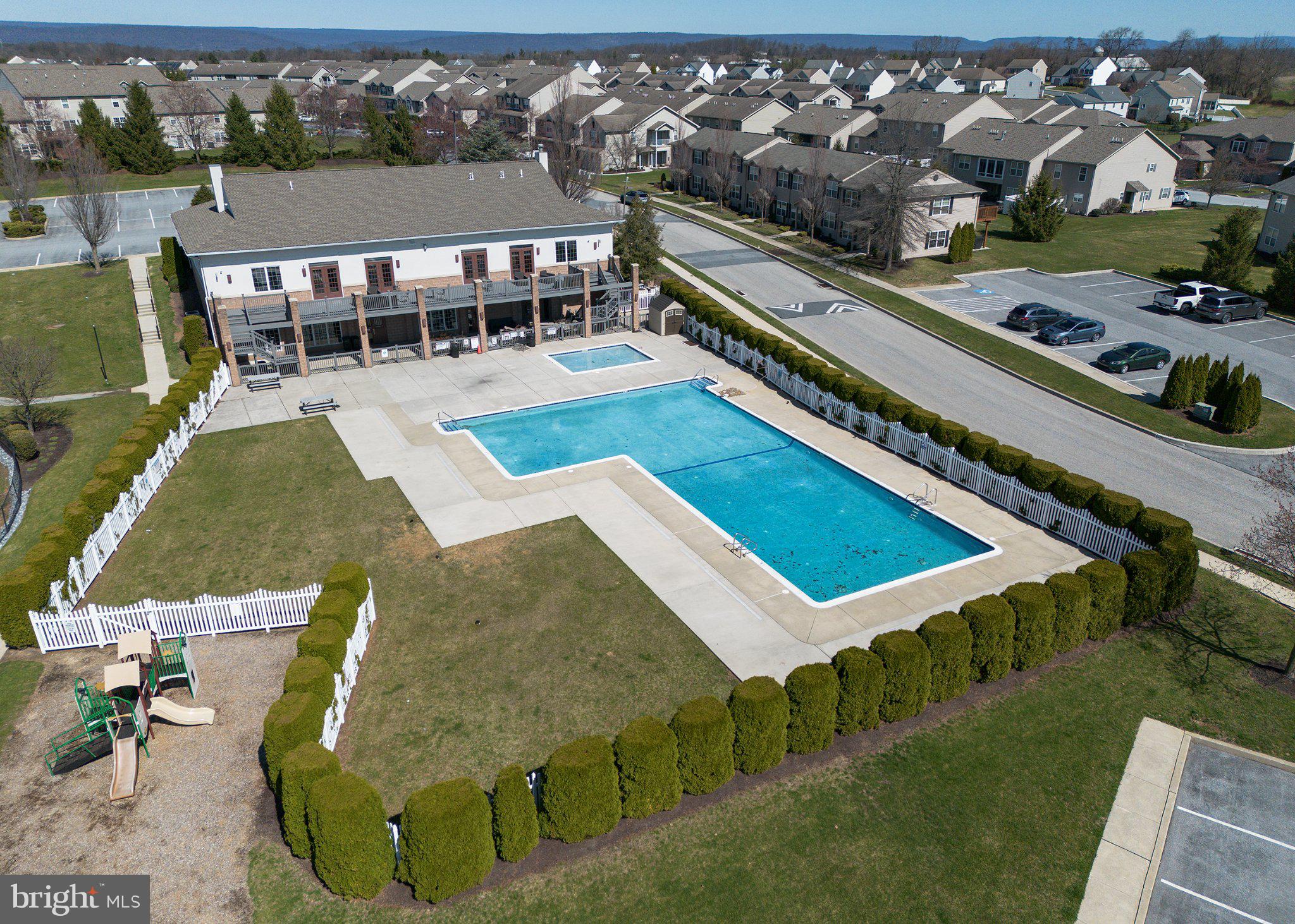 PINNACLE AT HERSHEY MEADOWS - Residential