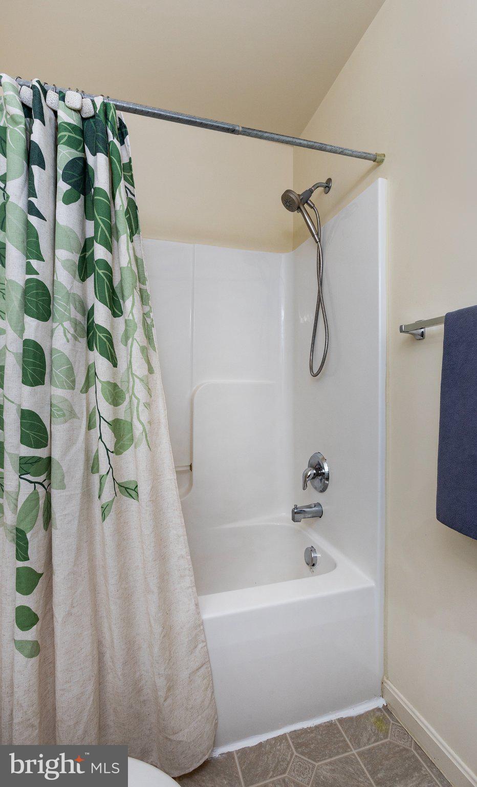 PINNACLE AT HERSHEY MEADOWS - Residential