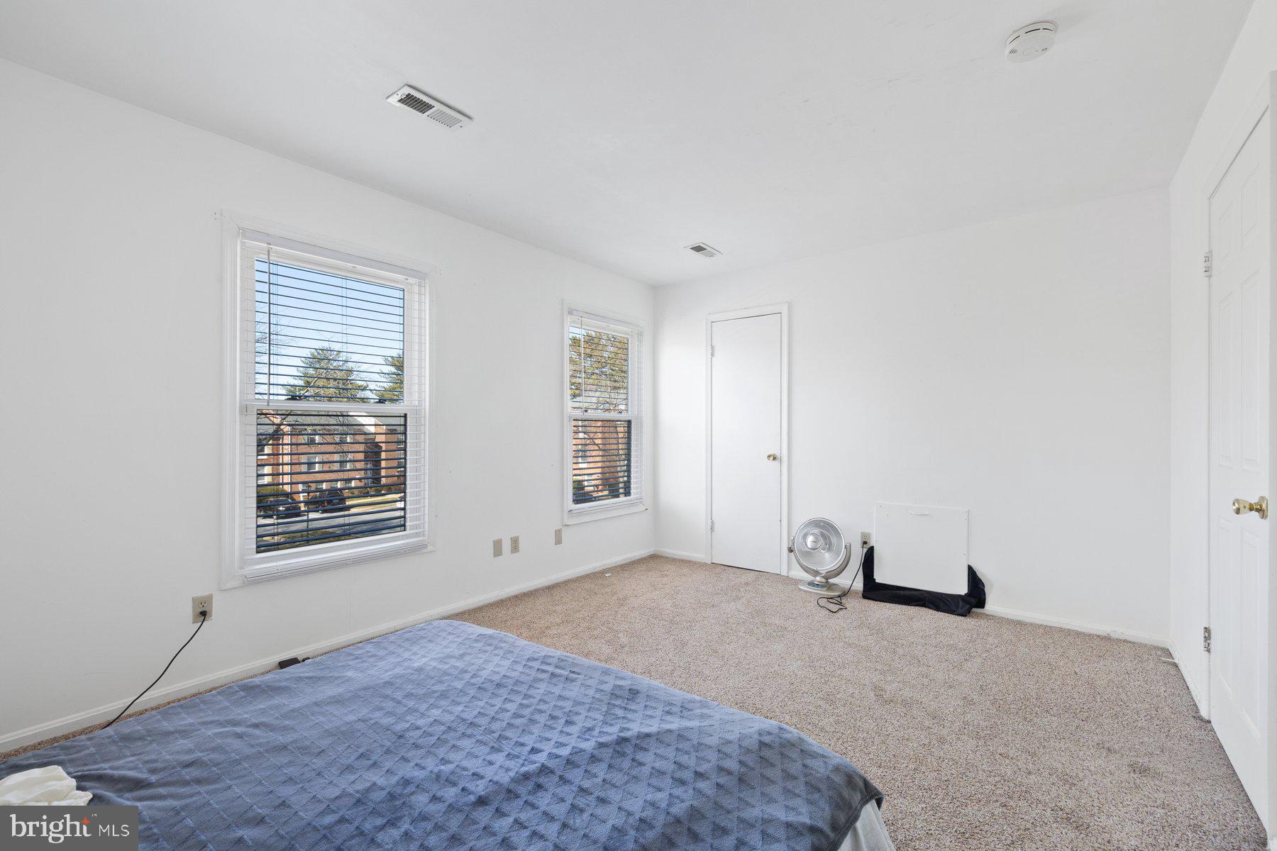 POTOMAC OAKS - Residential