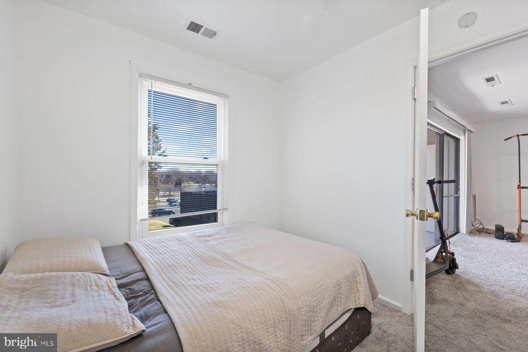 POTOMAC OAKS - Residential