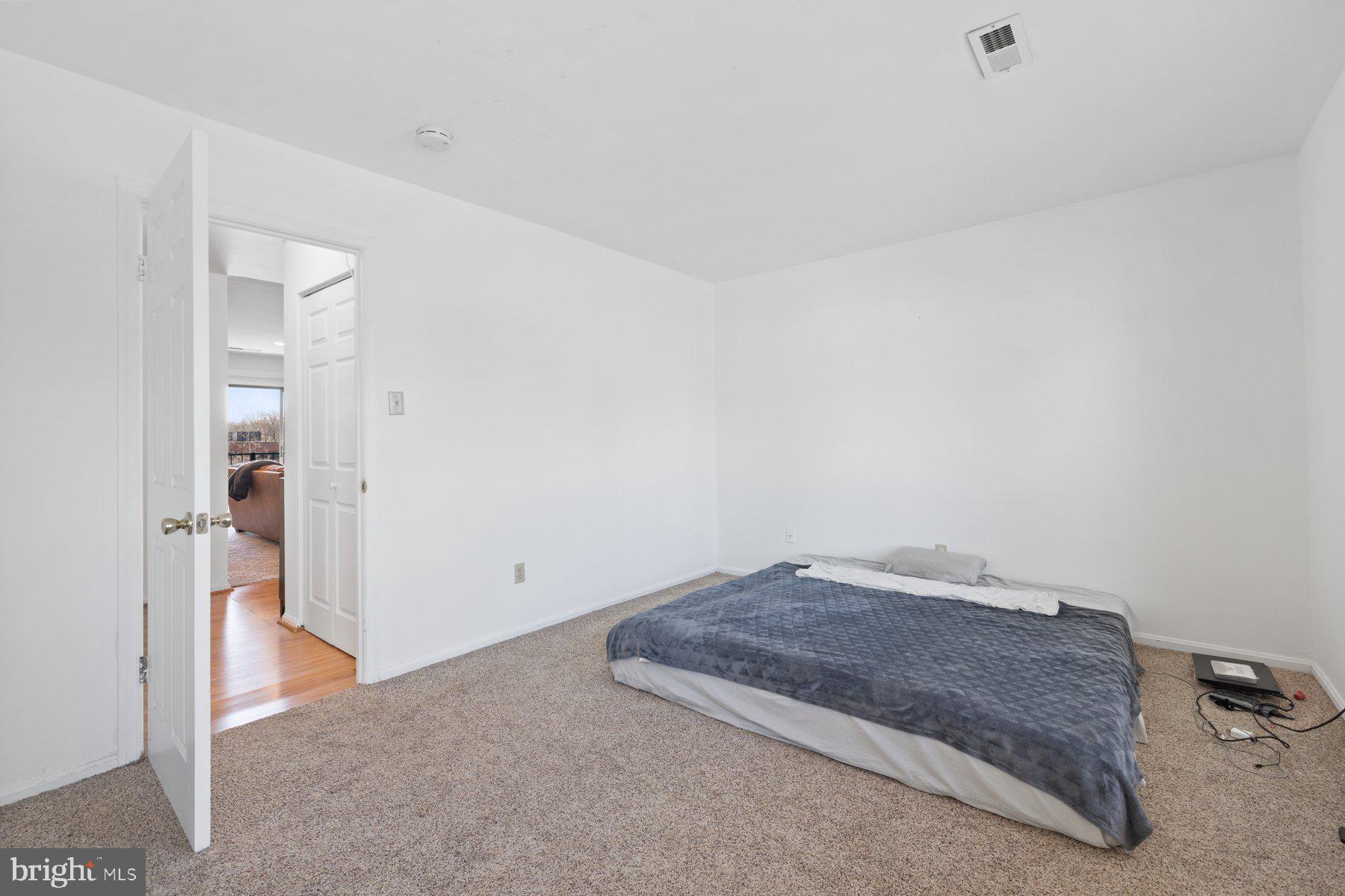 POTOMAC OAKS - Residential