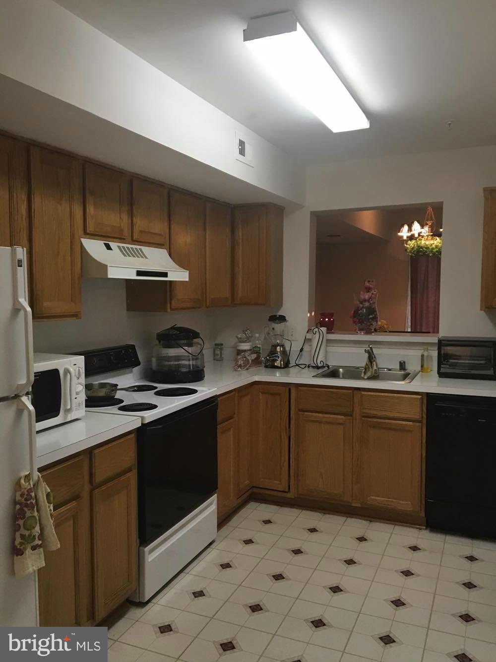 KINGS COUNCIL CONDO - Residential