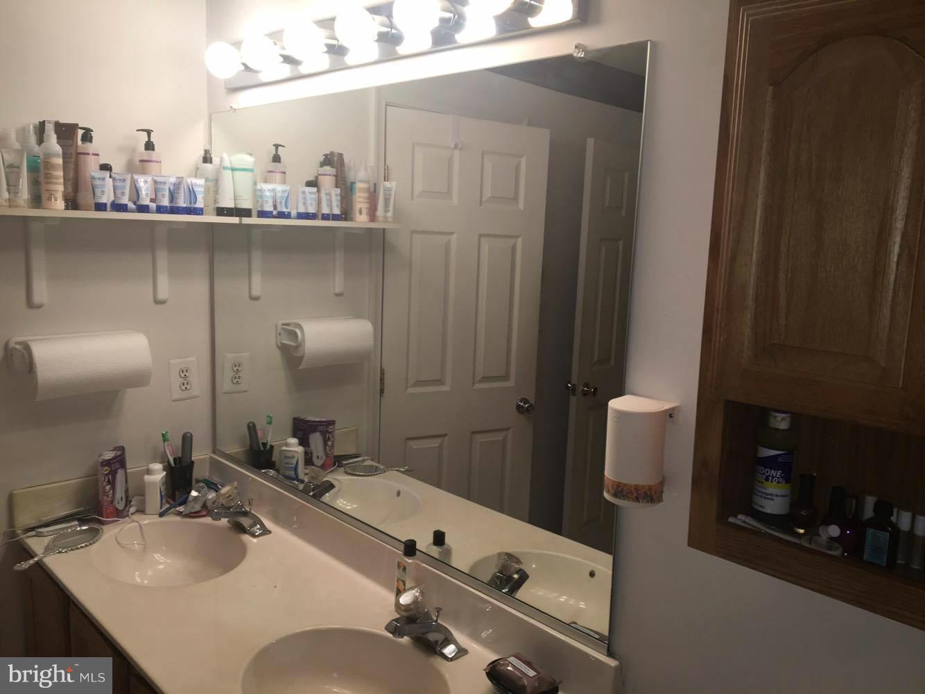 KINGS COUNCIL CONDO - Residential