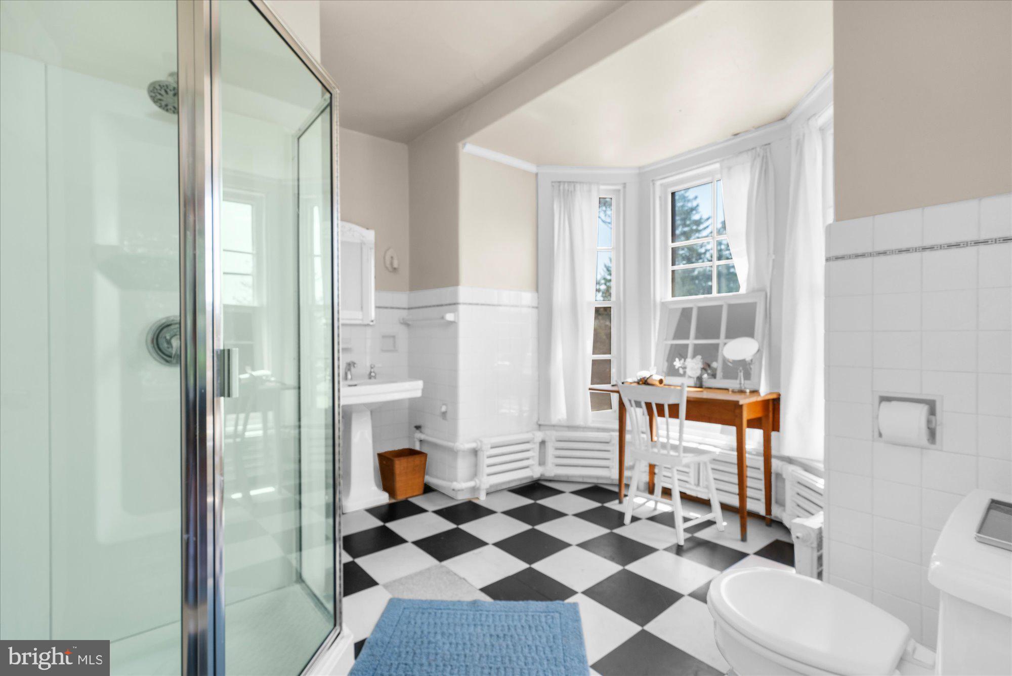 BUCKINGHAM - Commercial Sale