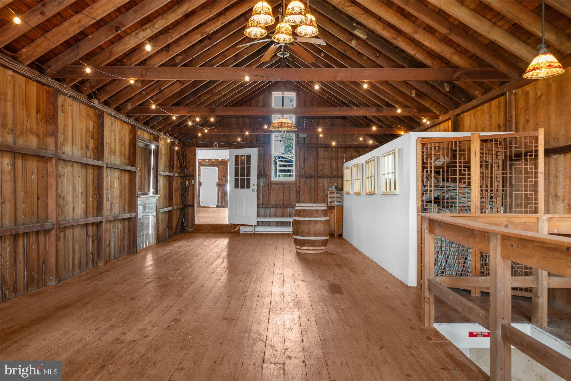 BUCKINGHAM - Commercial Sale