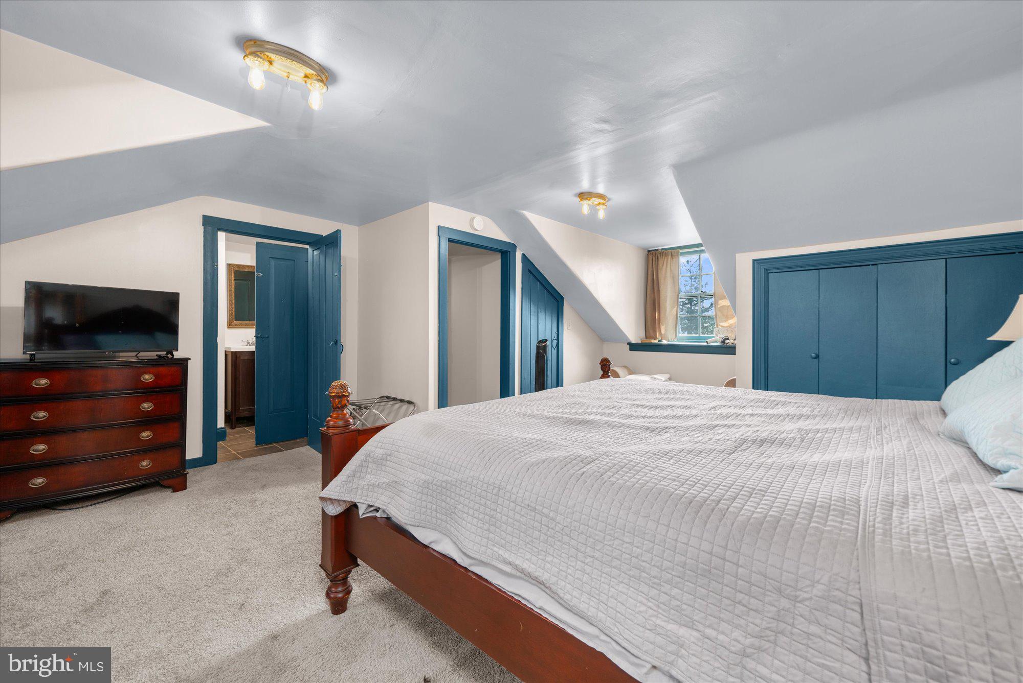 BUCKINGHAM - Commercial Sale