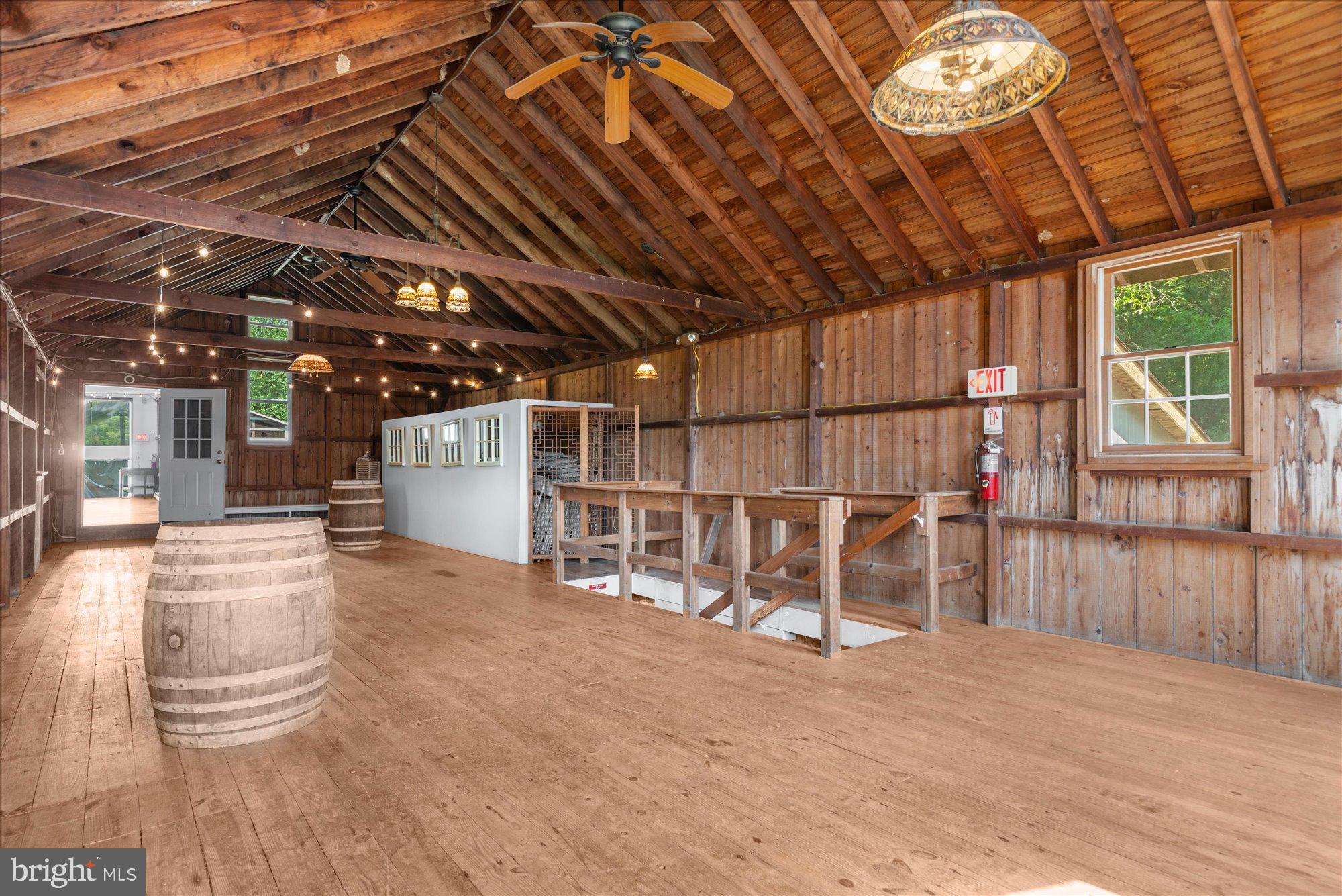 BUCKINGHAM - Commercial Sale