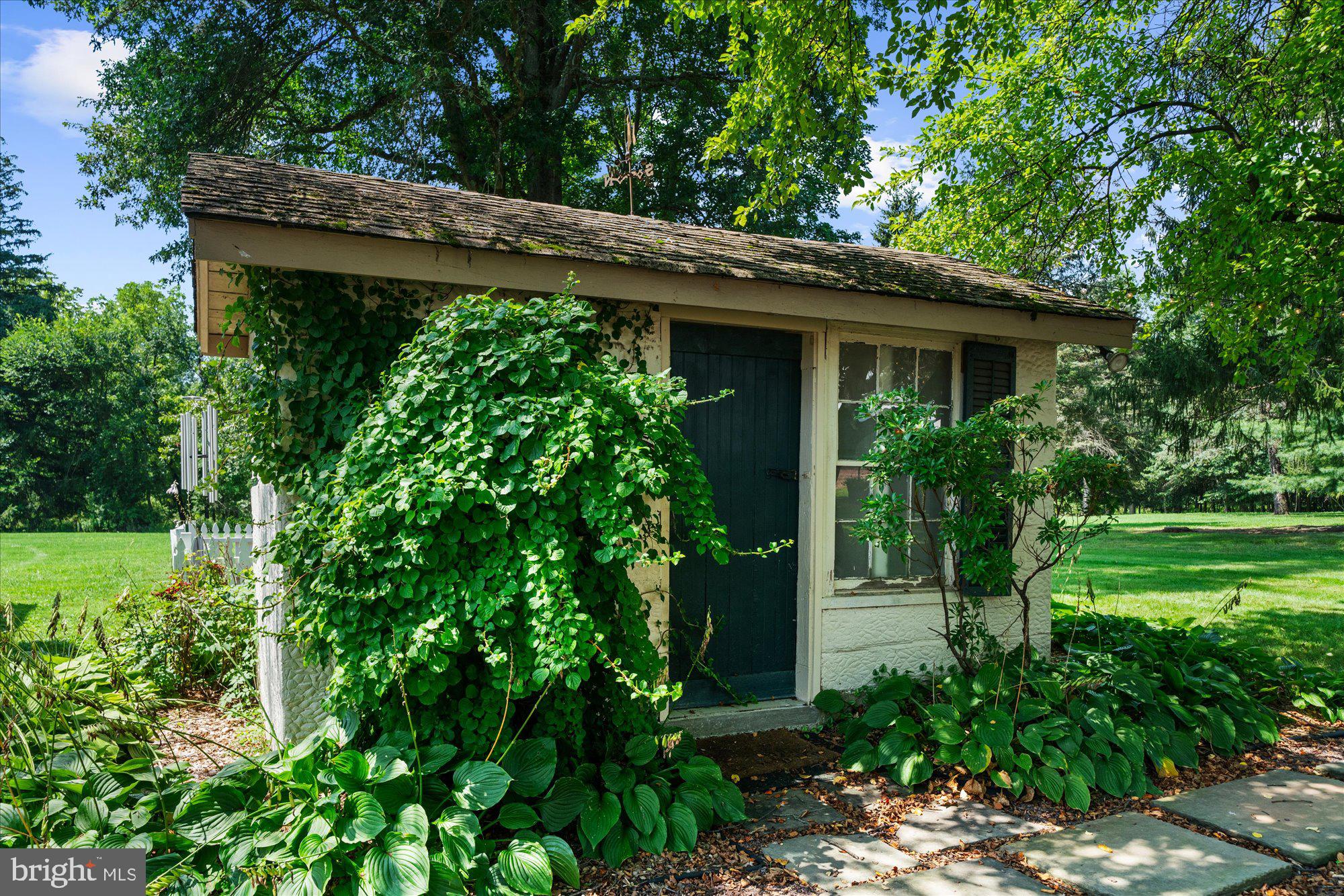 BUCKINGHAM - Commercial Sale